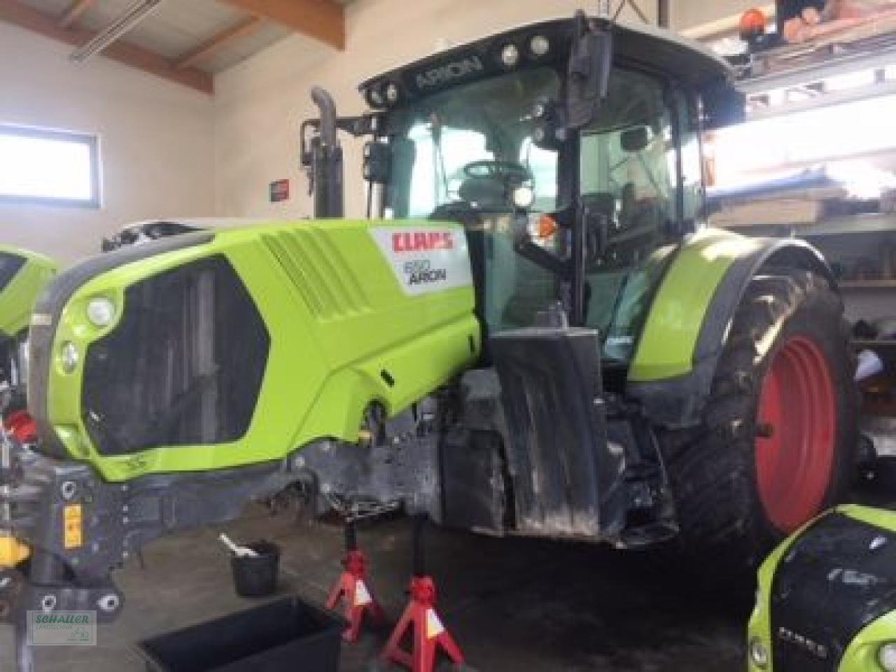 Traktor des Typs CLAAS Claas Arion 650 in Teilen aus Unfallschaden, Traktor ist demontiert, Gebrauchtmaschine in Geiselhöring (Bild 1)