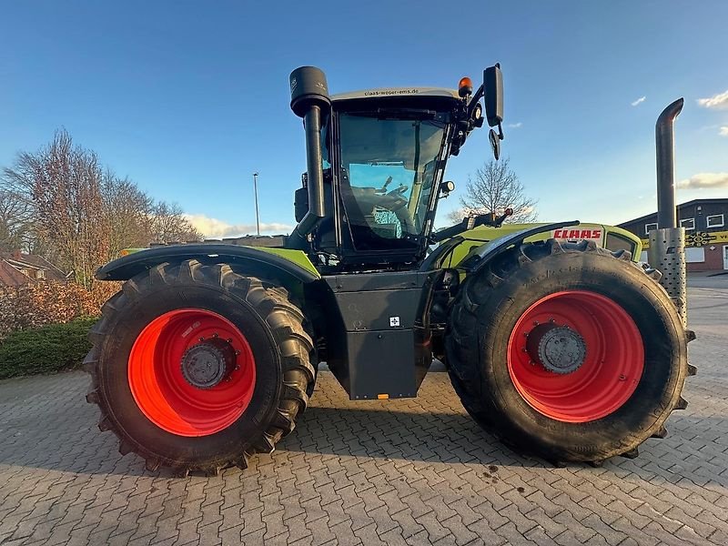 Traktor типа CLAAS Claas XERION 3800 TRAC VC  ,,nur 4360 Stunden'', Gebrauchtmaschine в Ostercappeln (Фотография 4)