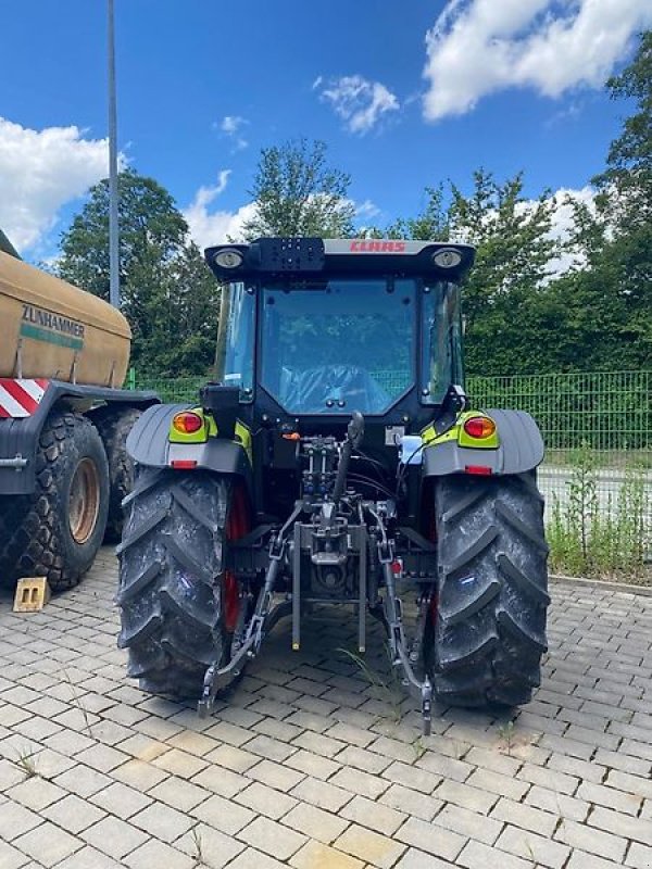 Traktor des Typs CLAAS Elio 210 Kabine Advanced, Neumaschine in Bad Rappenau (Bild 4)