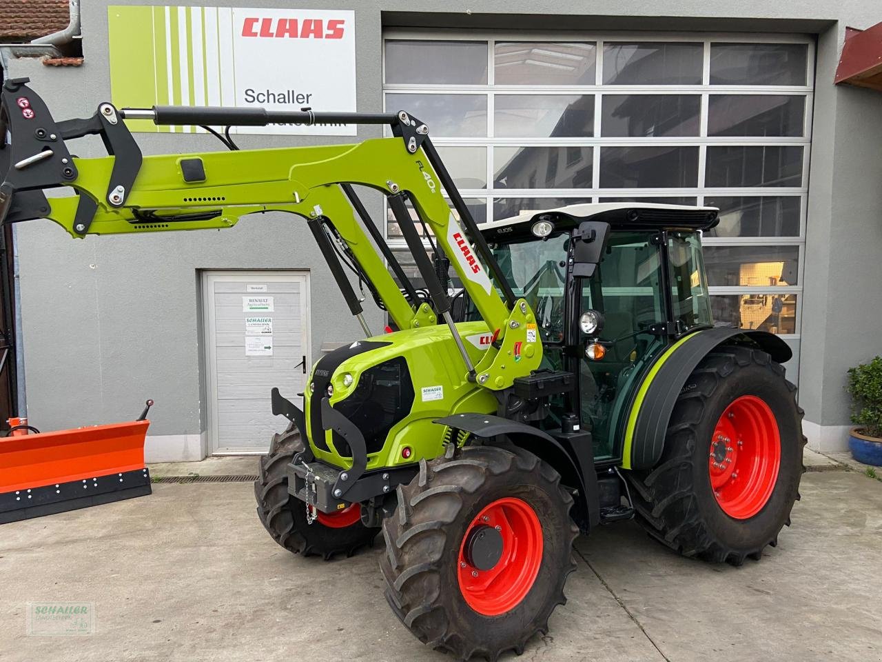 Traktor des Typs CLAAS Elios 210 auf Wunsch mit FL FH Beifahrersitz, Neumaschine in Geiselhöring (Bild 3)