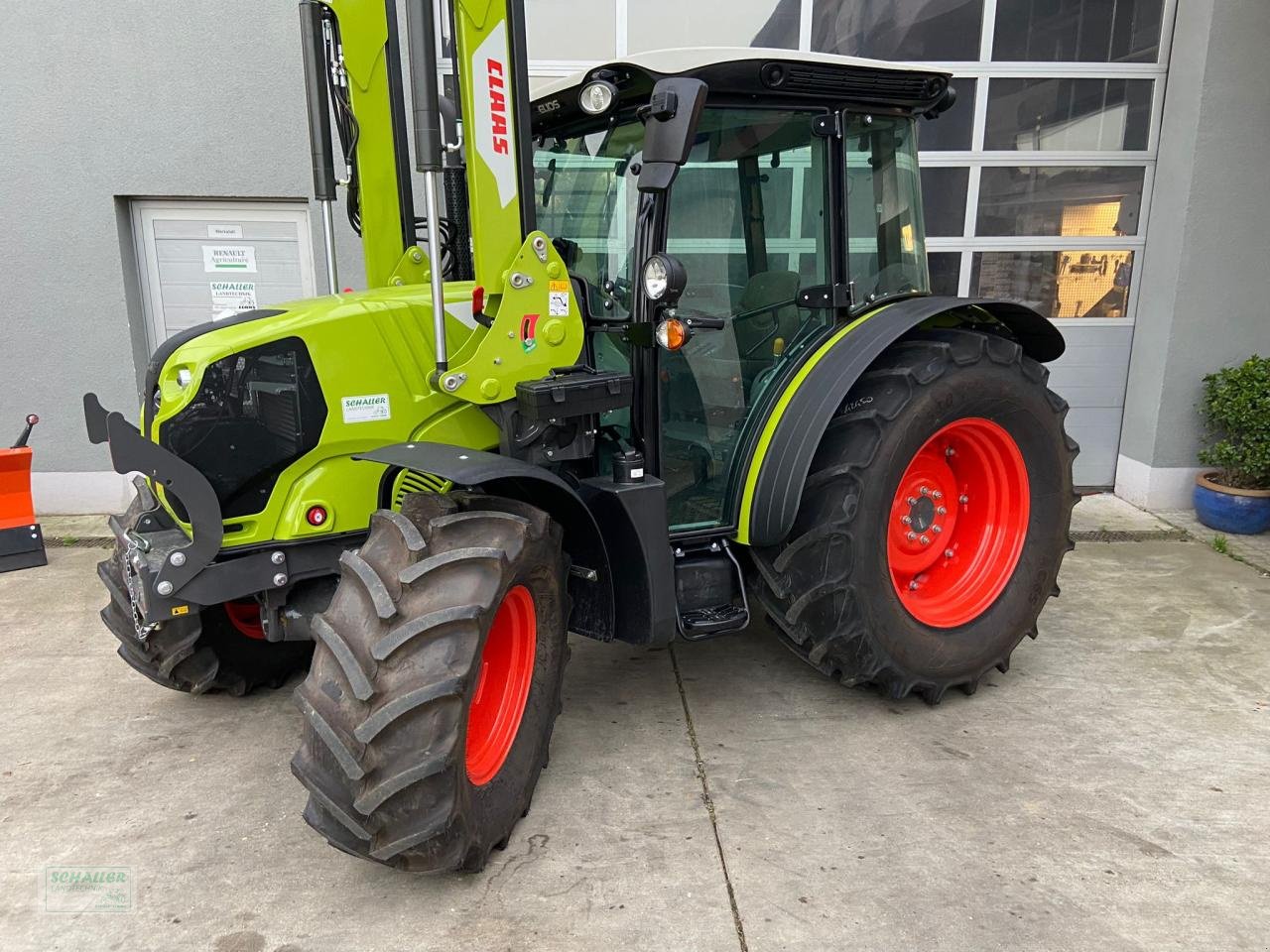 Traktor of the type CLAAS Elios 210 auf Wunsch mit FL FH Beifahrersitz, Neumaschine in Geiselhöring (Picture 5)