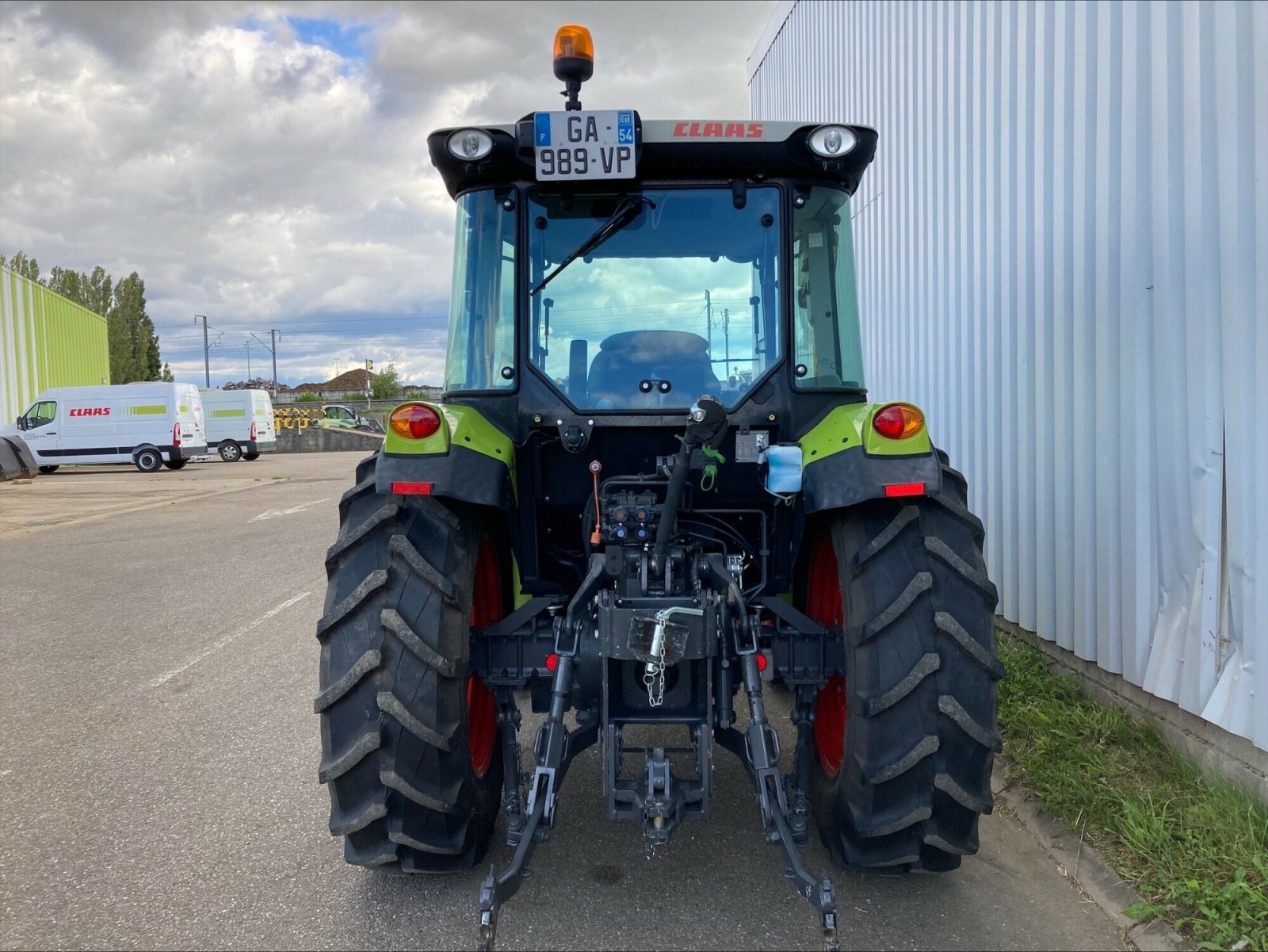 Traktor van het type CLAAS ELIOS 210 CABINE, Gebrauchtmaschine in CHEMINOT (Foto 6)