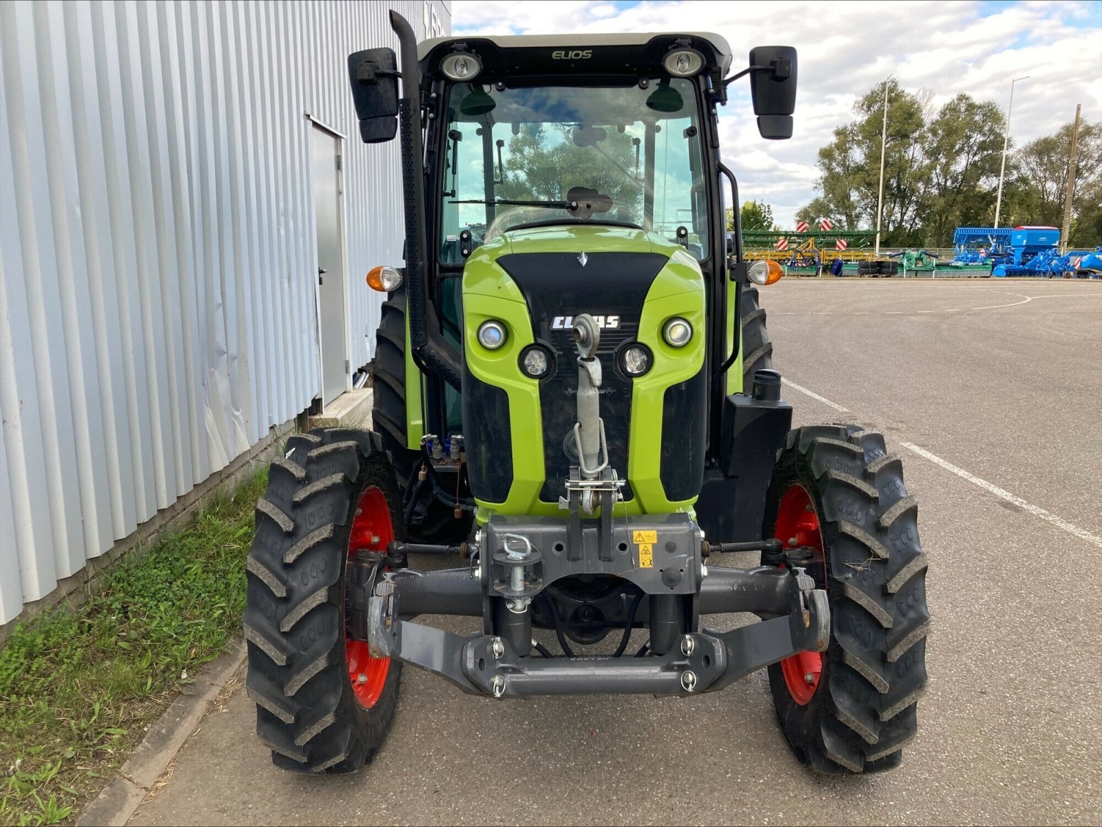 Traktor typu CLAAS ELIOS 210 CABINE, Gebrauchtmaschine w CHEMINOT (Zdjęcie 5)