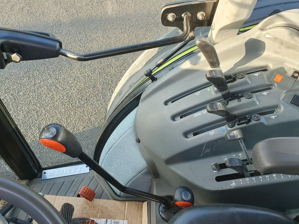 Traktor des Typs CLAAS ELIOS 210, Gebrauchtmaschine in DOMFRONT (Bild 6)