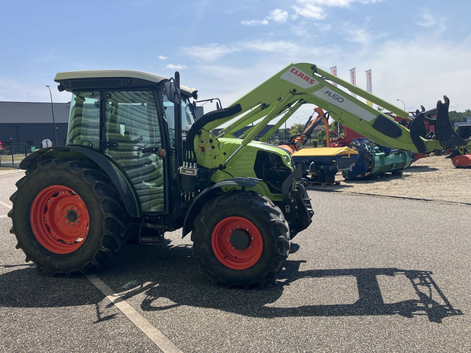 Traktor des Typs CLAAS ELIOS 220 + FL60, Gebrauchtmaschine in ailias (Bild 5)