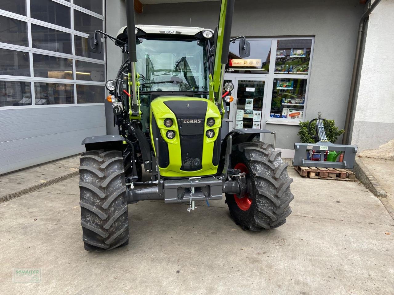 Traktor tipa CLAAS ELIOS 320, aktuell Frontlader-Aktion, Neumaschine u Geiselhöring (Slika 14)