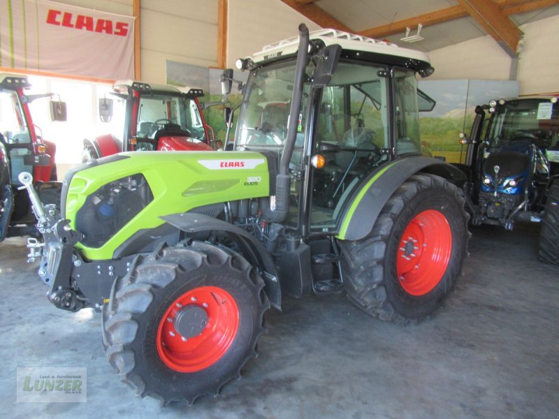 Traktor of the type CLAAS Elios 320, Neumaschine in Kaumberg (Picture 1)