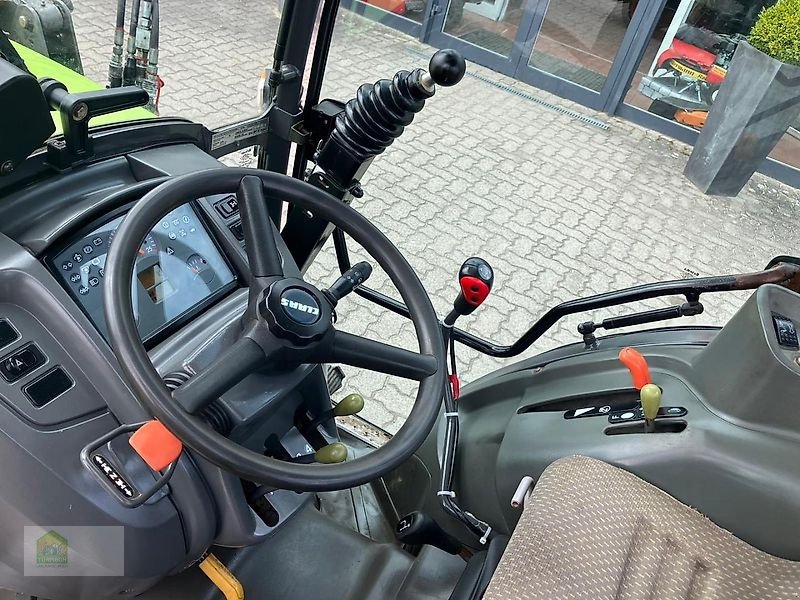 Traktor типа CLAAS Nectis 227 VE *Getriebe Problem*, Gebrauchtmaschine в Salsitz (Фотография 5)