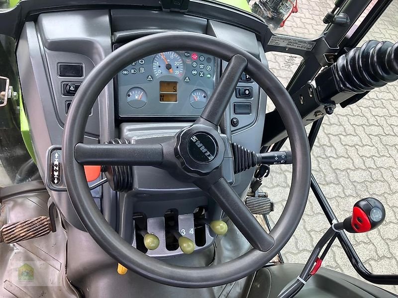 Traktor del tipo CLAAS Nectis 227 VE *Getriebe Problem*, Gebrauchtmaschine en Salsitz (Imagen 2)