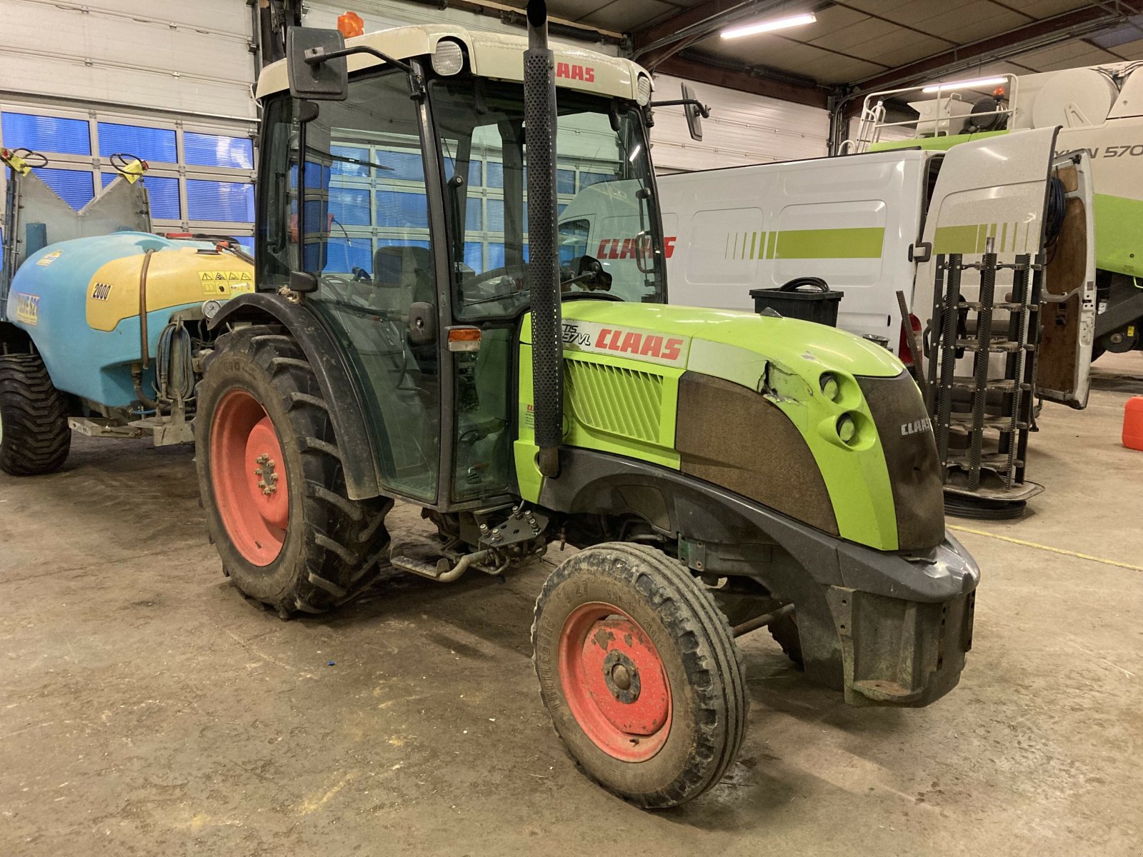 Traktor del tipo CLAAS NECTIS 237 VL, Gebrauchtmaschine In VAROIS & CHAIGNOT (Immagine 4)