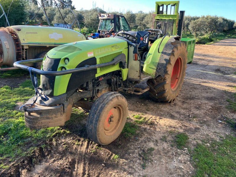 Traktor типа CLAAS NECTIS 257 F, Gebrauchtmaschine в SAINT ANDIOL (Фотография 1)