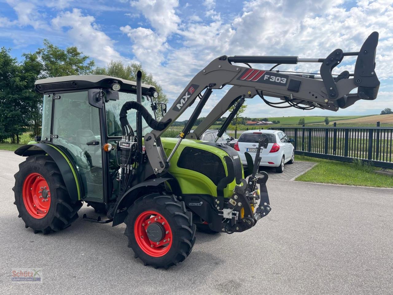 Traktor des Typs CLAAS Nexos 210 F, 236Bh,FL,FZW, neuwertig, Gebrauchtmaschine in Schierling (Bild 8)