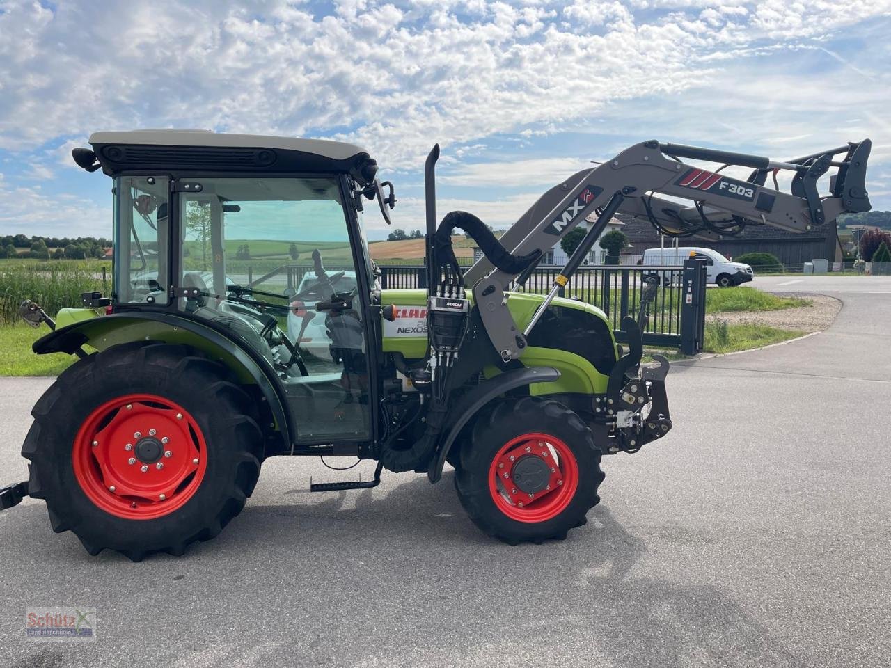 Traktor des Typs CLAAS Nexos 210 F 236Bh Frontlader FZW neuwertig, Gebrauchtmaschine in Schierling (Bild 7)