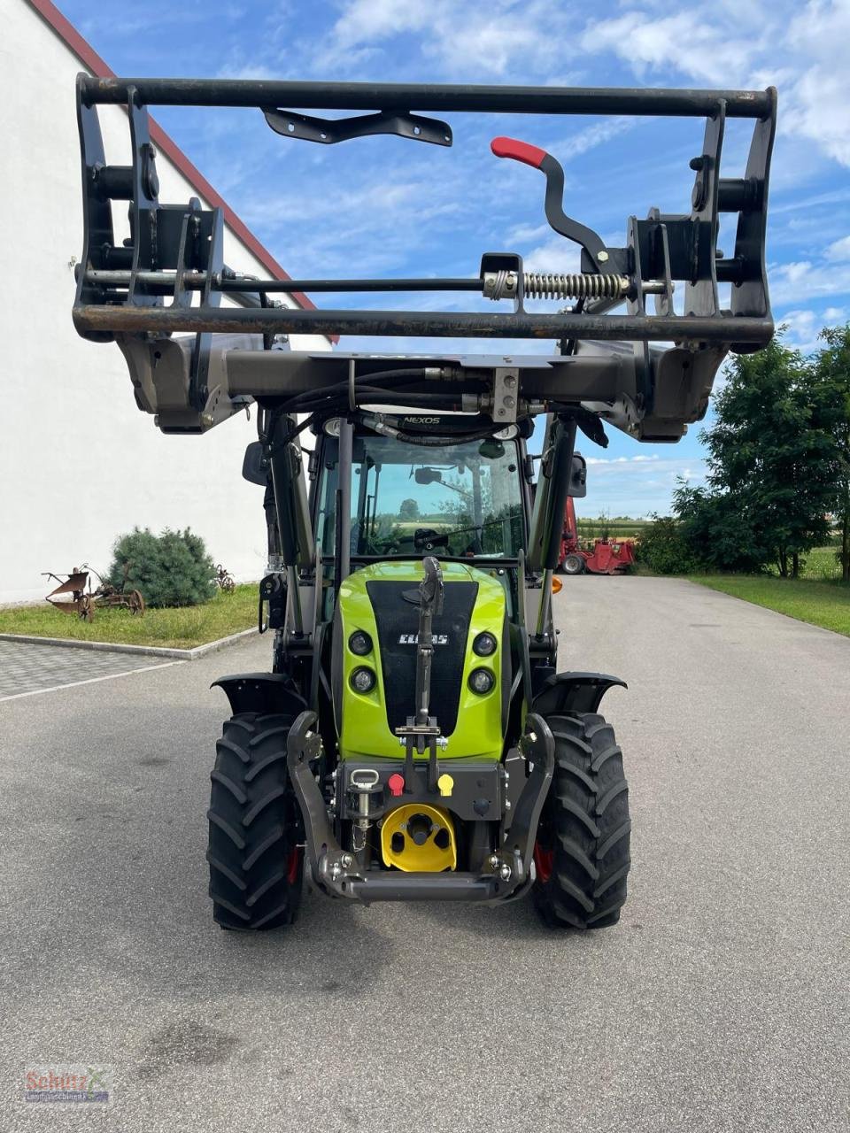 Traktor des Typs CLAAS Nexos 210 F 236Bh Frontlader FZW neuwertig, Gebrauchtmaschine in Schierling (Bild 9)