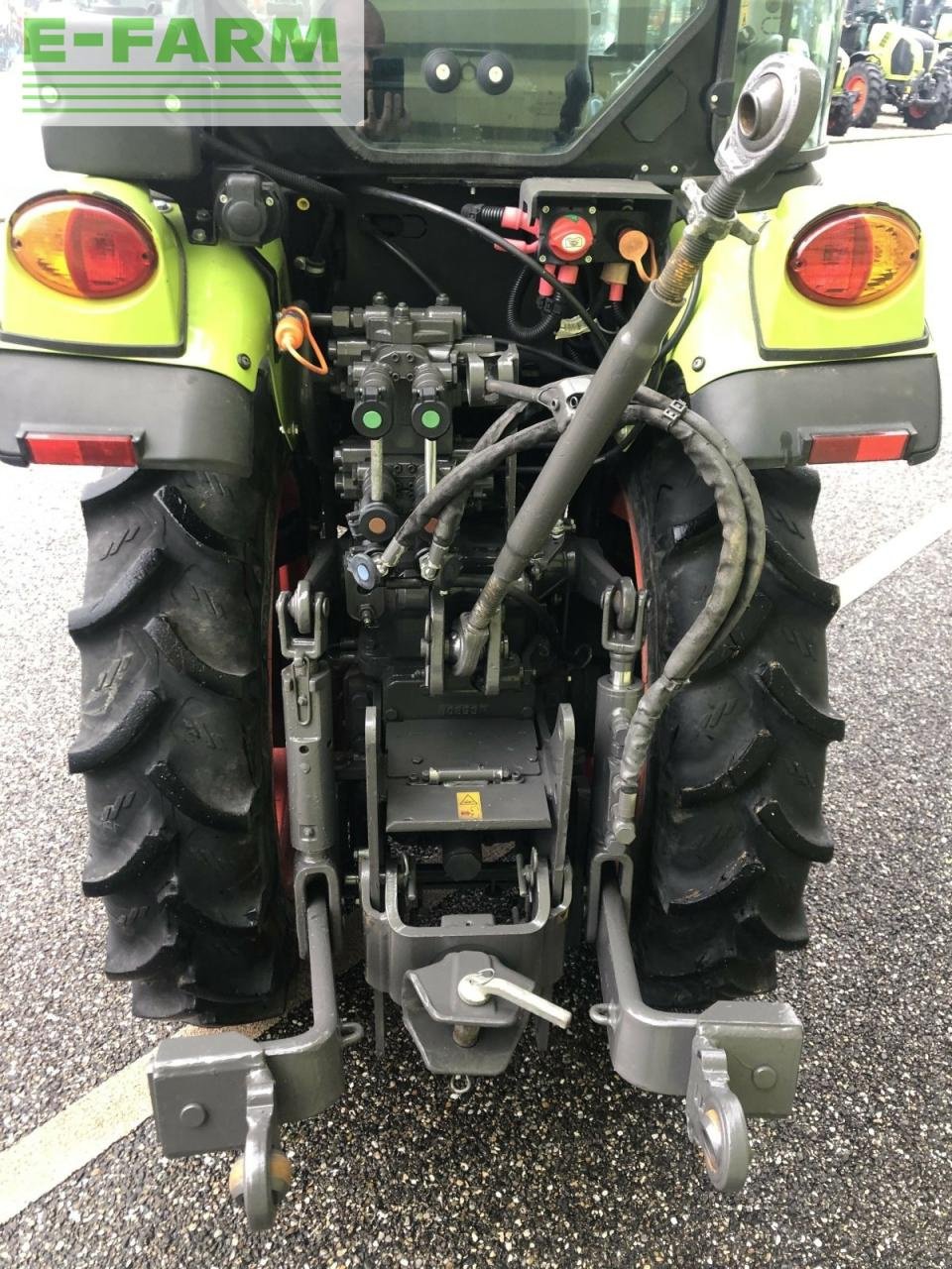 Traktor des Typs CLAAS nexos 210 ve 2 rm VE, Gebrauchtmaschine in AILLAS (33 - GIRONDE) (Bild 3)