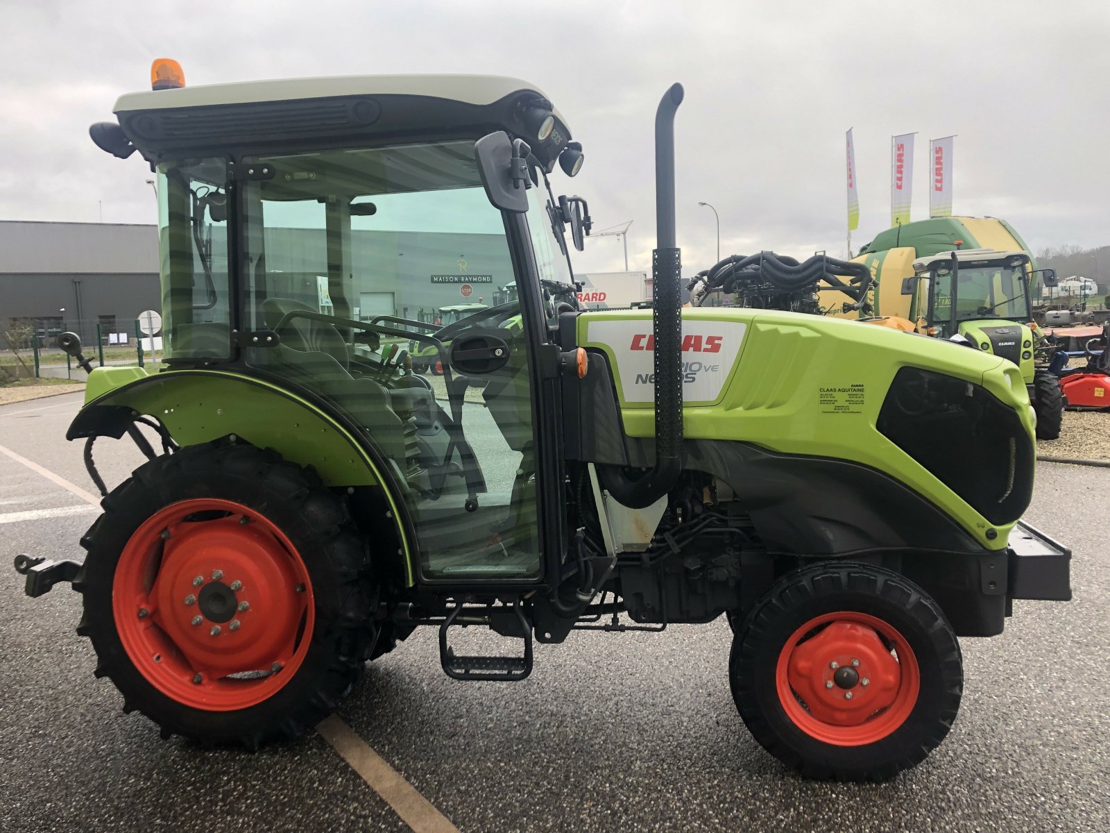 Traktor van het type CLAAS NEXOS 210 VE 2 RM, Gebrauchtmaschine in Saint-Magne-de-Castillon (Foto 5)