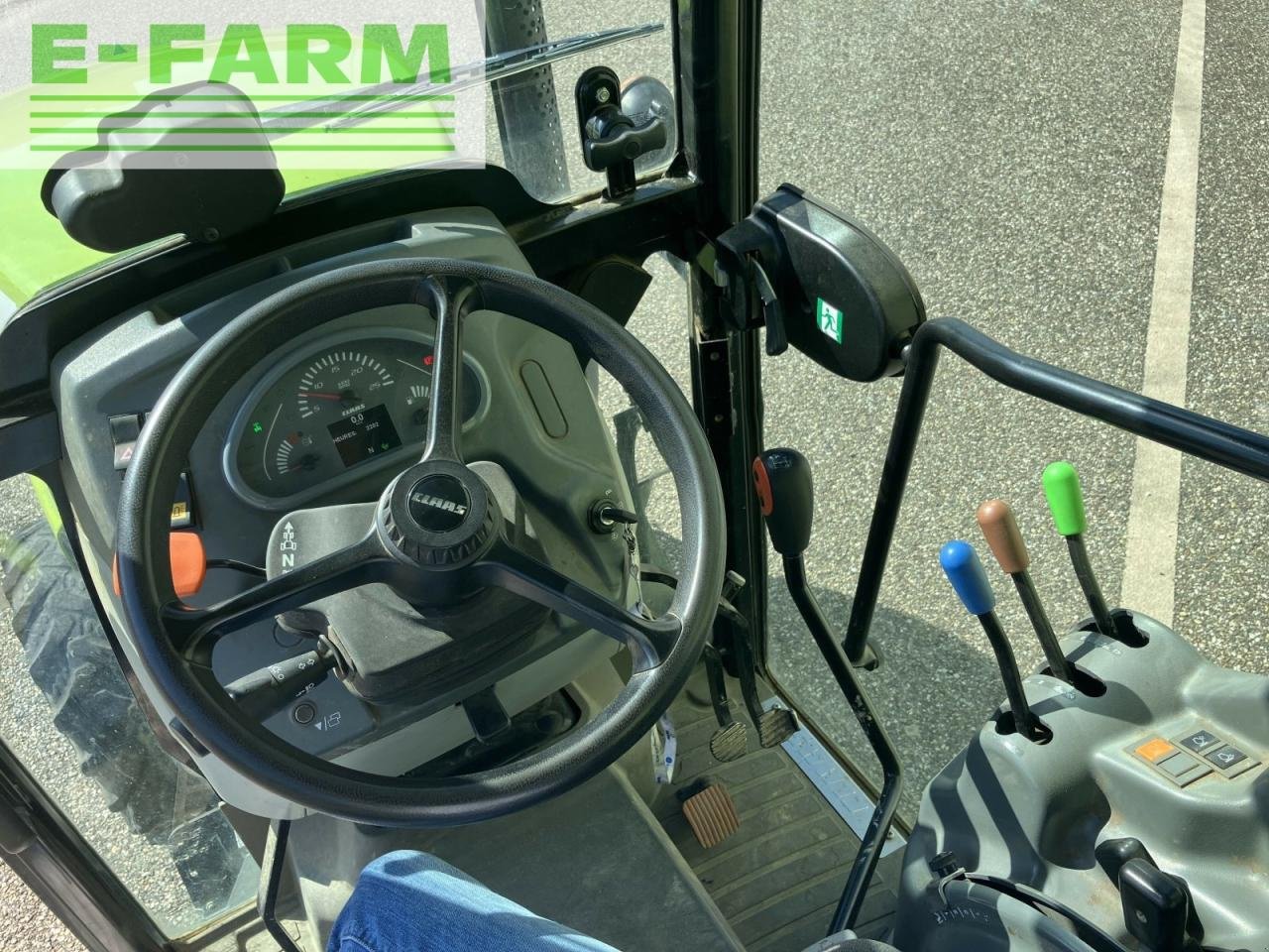 Traktor tip CLAAS nexos 210 ve isc twin VE, Gebrauchtmaschine in AILLAS (33 - GIRONDE) (Poză 10)