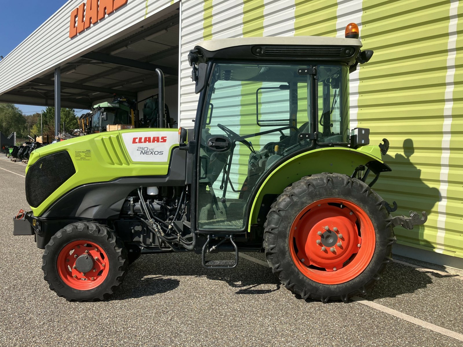 Traktor Türe ait CLAAS NEXOS 210 VE ISC TWIN, Gebrauchtmaschine içinde ailias (resim 2)