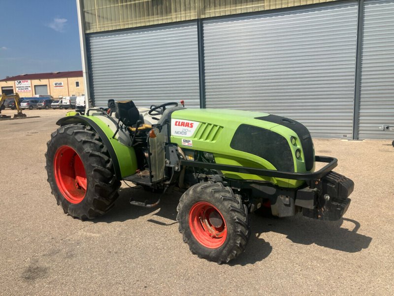 Traktor del tipo CLAAS NEXOS 210 VL, Gebrauchtmaschine en SAINT ANDIOL