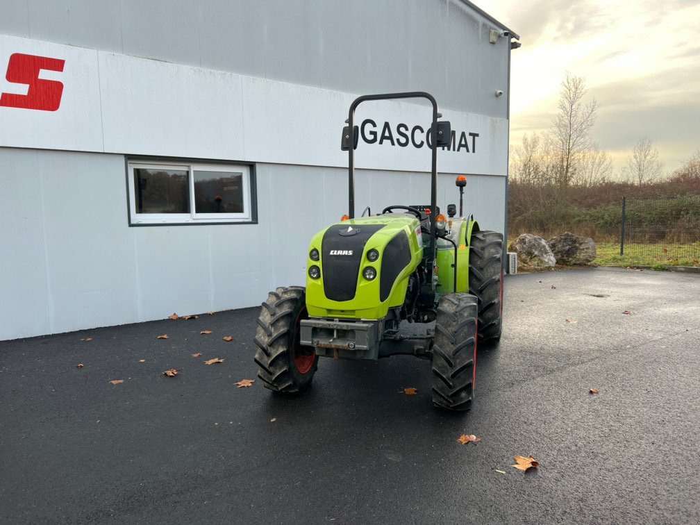 Traktor van het type CLAAS NEXOS 220 F, Gebrauchtmaschine in SAINT GAUDENS (Foto 2)