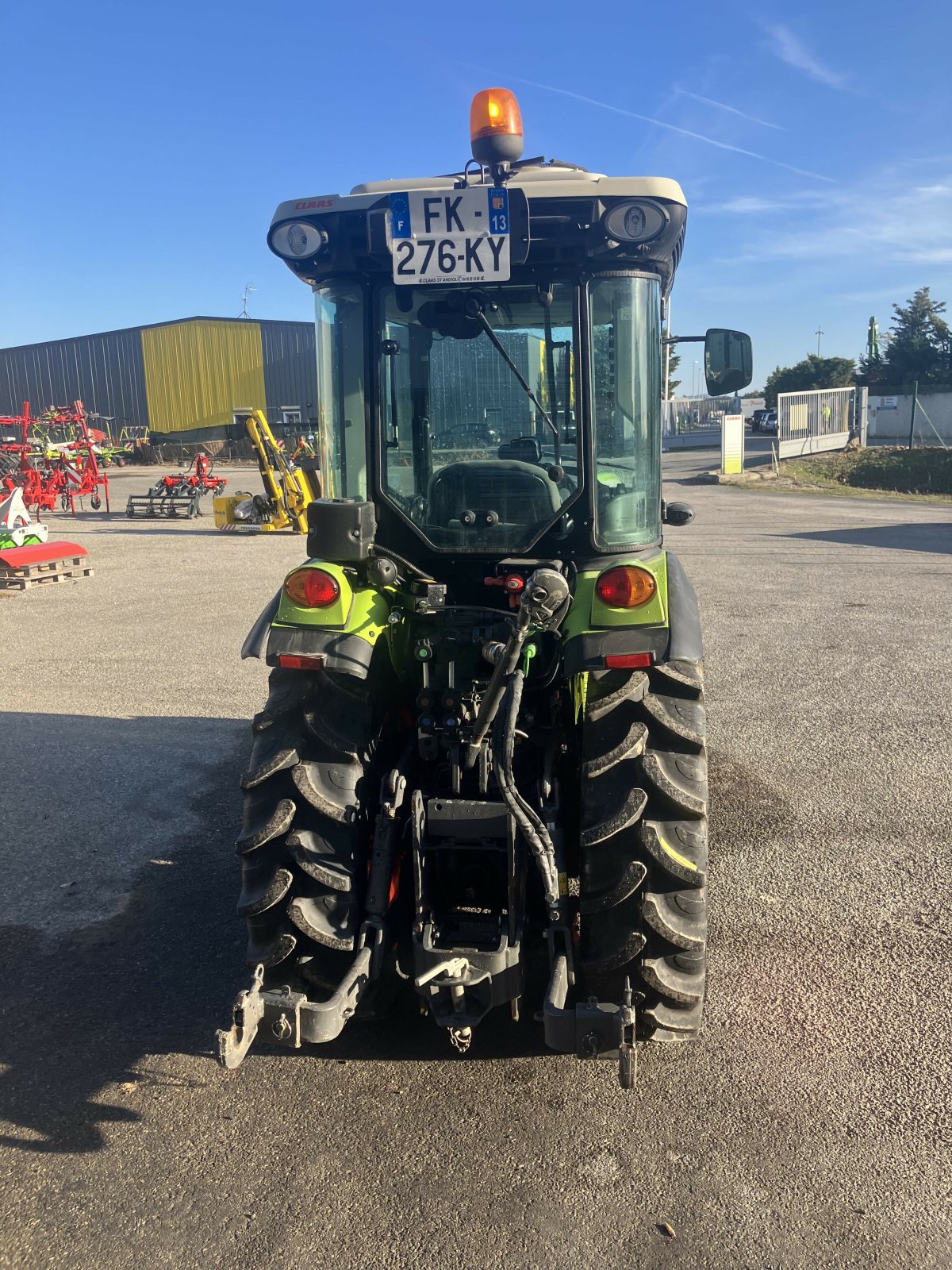 Traktor del tipo CLAAS NEXOS 220 VE CABINE 4RM, Gebrauchtmaschine en SAINT ANDIOL (Imagen 3)