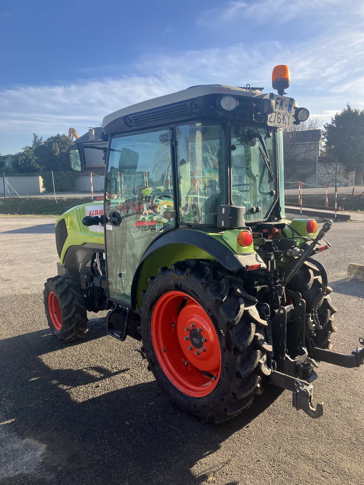 Traktor typu CLAAS NEXOS 220 VE CABINE 4RM, Gebrauchtmaschine w SAINT ANDIOL (Zdjęcie 8)