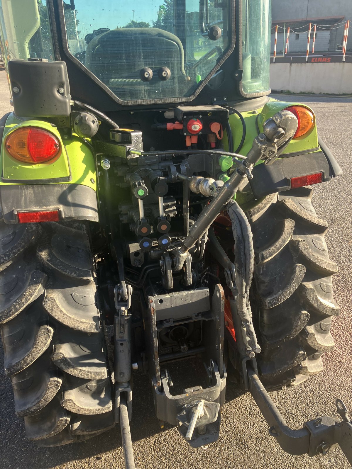 Traktor del tipo CLAAS NEXOS 220 VE CABINE 4RM, Gebrauchtmaschine en SAINT ANDIOL (Imagen 9)