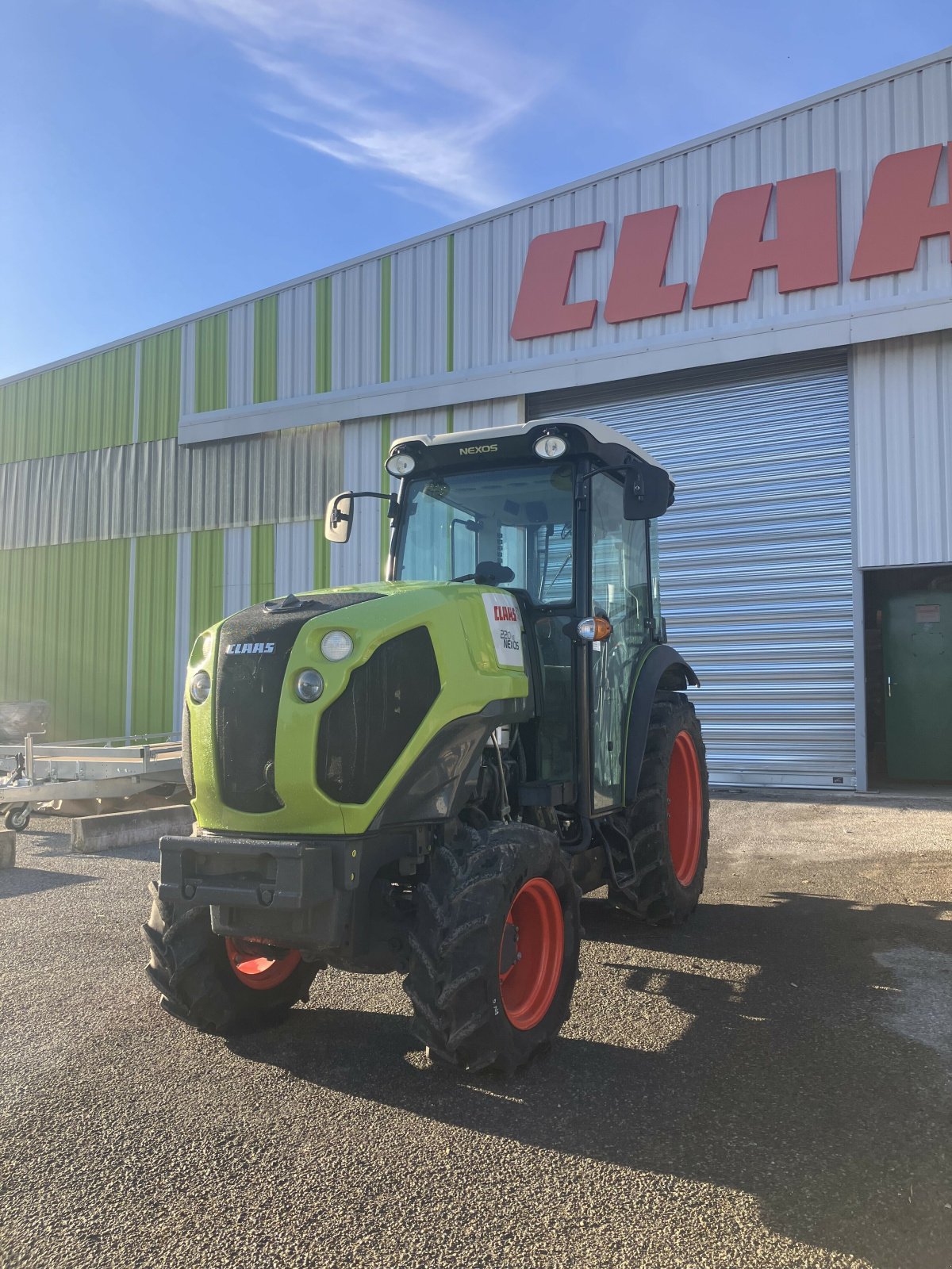 Traktor typu CLAAS NEXOS 220 VE CABINE 4RM, Gebrauchtmaschine v SAINT ANDIOL (Obrázek 7)