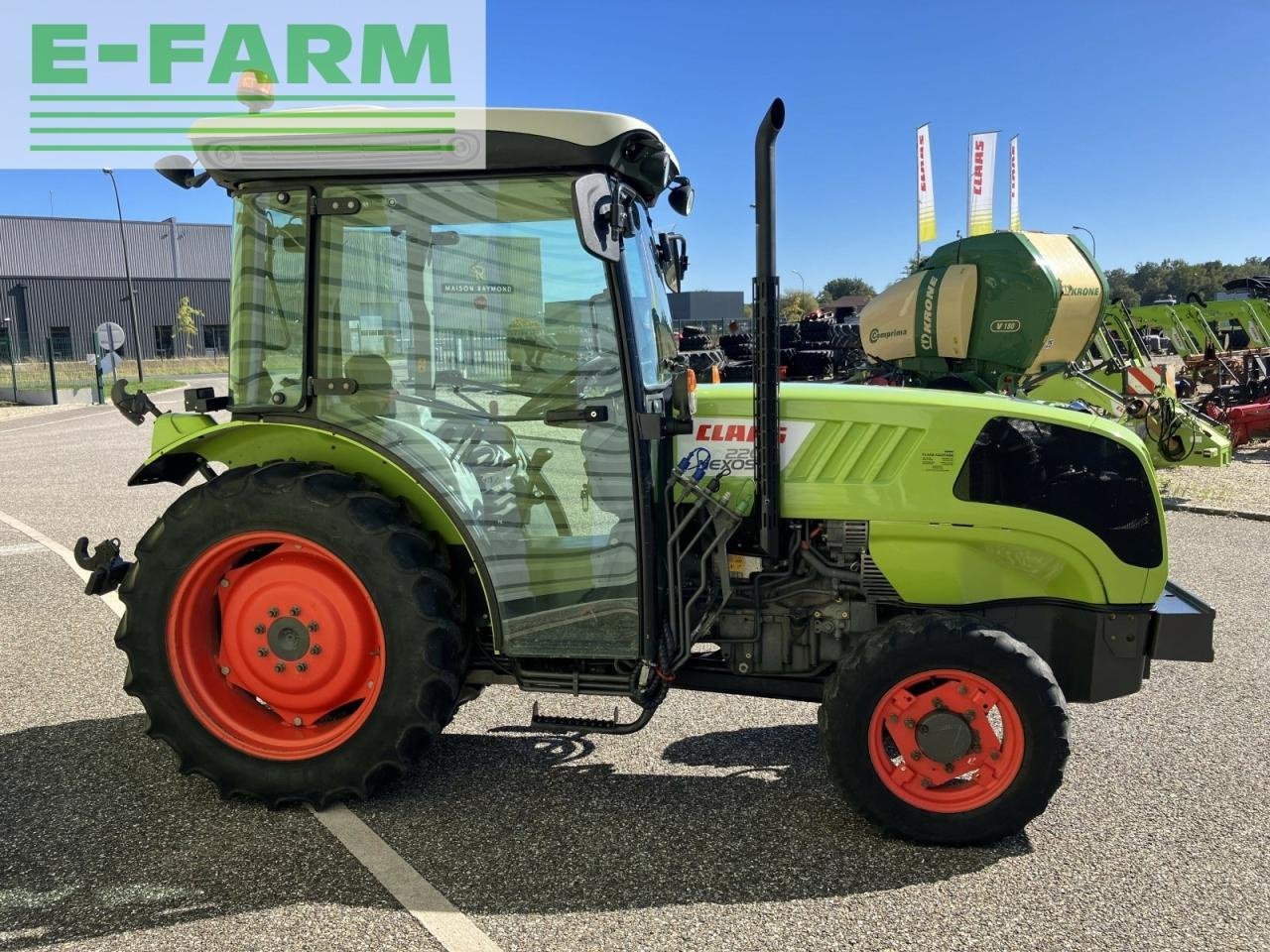 Traktor del tipo CLAAS nexos 220 ve isc twin VE, Gebrauchtmaschine en AILLAS (33 - GIRONDE) (Imagen 5)