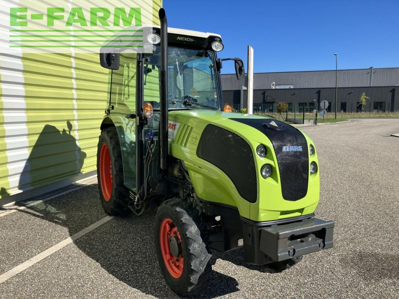 Traktor типа CLAAS nexos 220 ve isc twin VE, Gebrauchtmaschine в AILLAS (33 - GIRONDE) (Фотография 6)