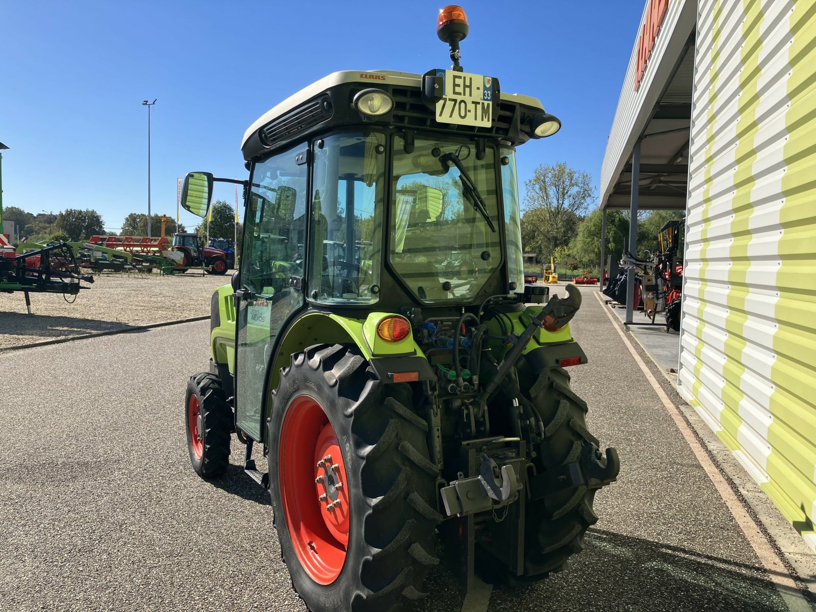 Traktor typu CLAAS NEXOS 220 VE ISC TWIN, Gebrauchtmaschine v AILLAS (Obrázek 3)