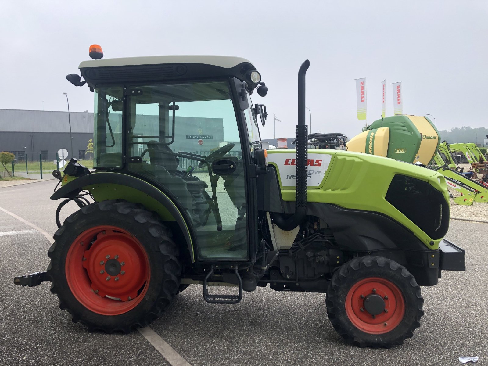 Traktor des Typs CLAAS NEXOS 220 VE PROACTIV ISC *, Gebrauchtmaschine in ailias (Bild 4)