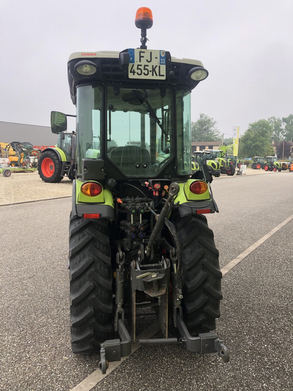 Traktor типа CLAAS NEXOS 220 VE PROACTIV ISC *, Gebrauchtmaschine в ailias (Фотография 3)