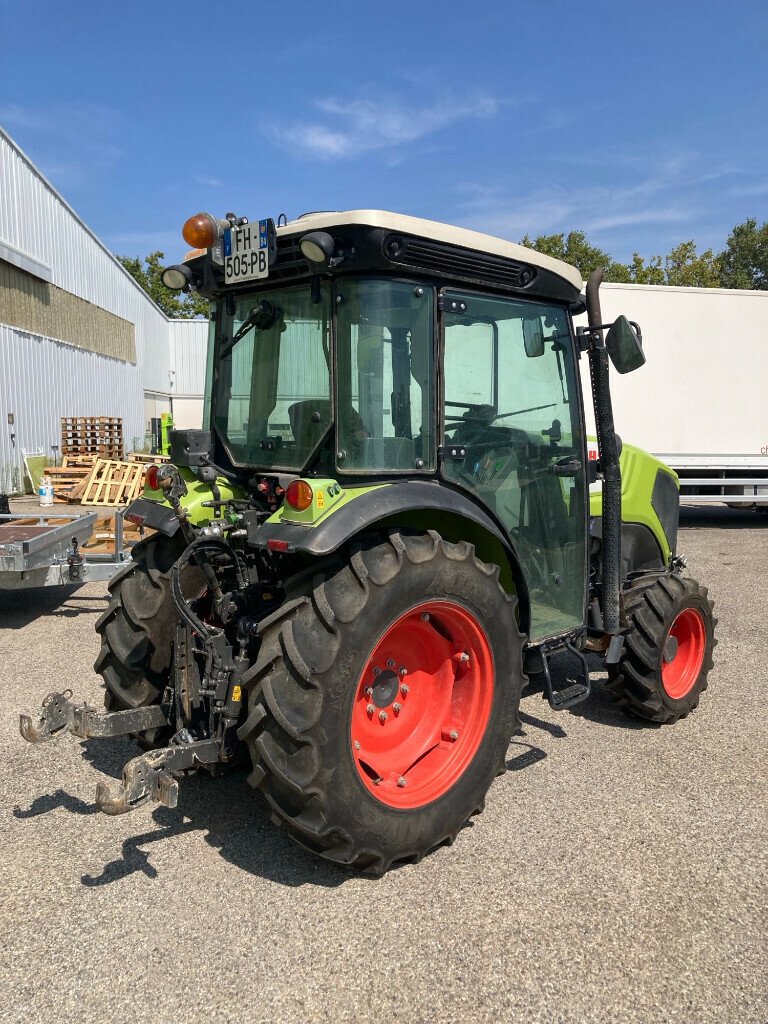 Traktor типа CLAAS NEXOS 220 VL CABINE A RM, Gebrauchtmaschine в SAINT ANDIOL (Фотография 4)