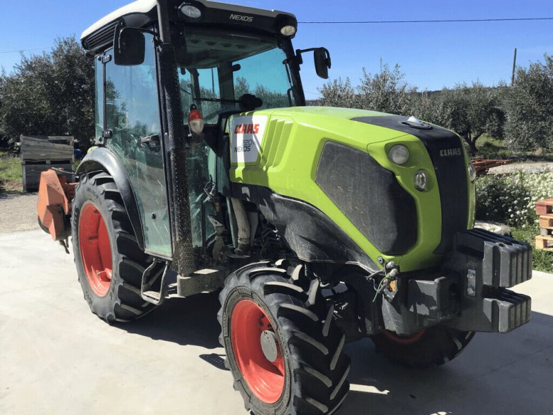 Traktor типа CLAAS NEXOS 220 VL CABINE A RM, Gebrauchtmaschine в SAINT ANDIOL (Фотография 1)