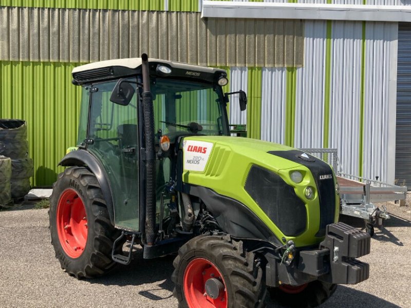 Traktor del tipo CLAAS NEXOS 220 VL CABINE A RM, Gebrauchtmaschine en SAINT ANDIOL (Imagen 1)