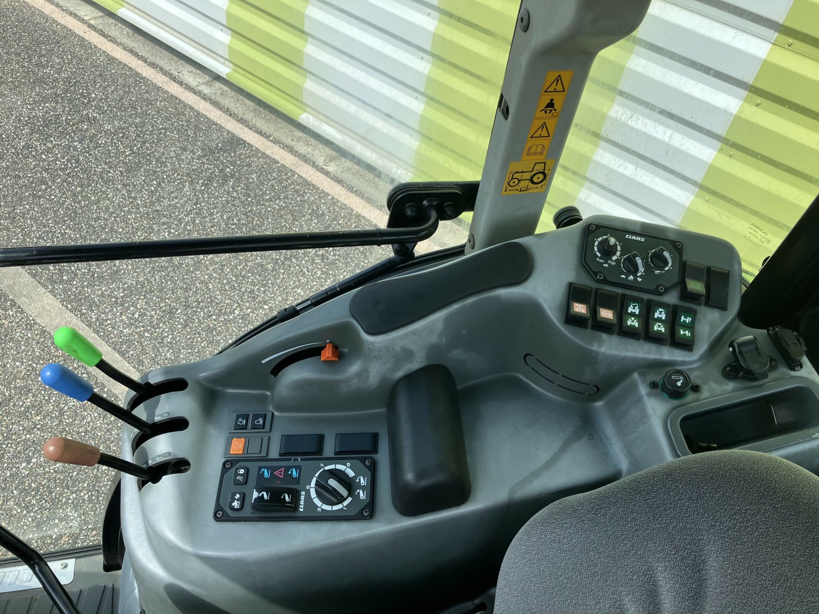 Traktor Türe ait CLAAS NEXOS 220 VL ISC**, Gebrauchtmaschine içinde ailias (resim 8)