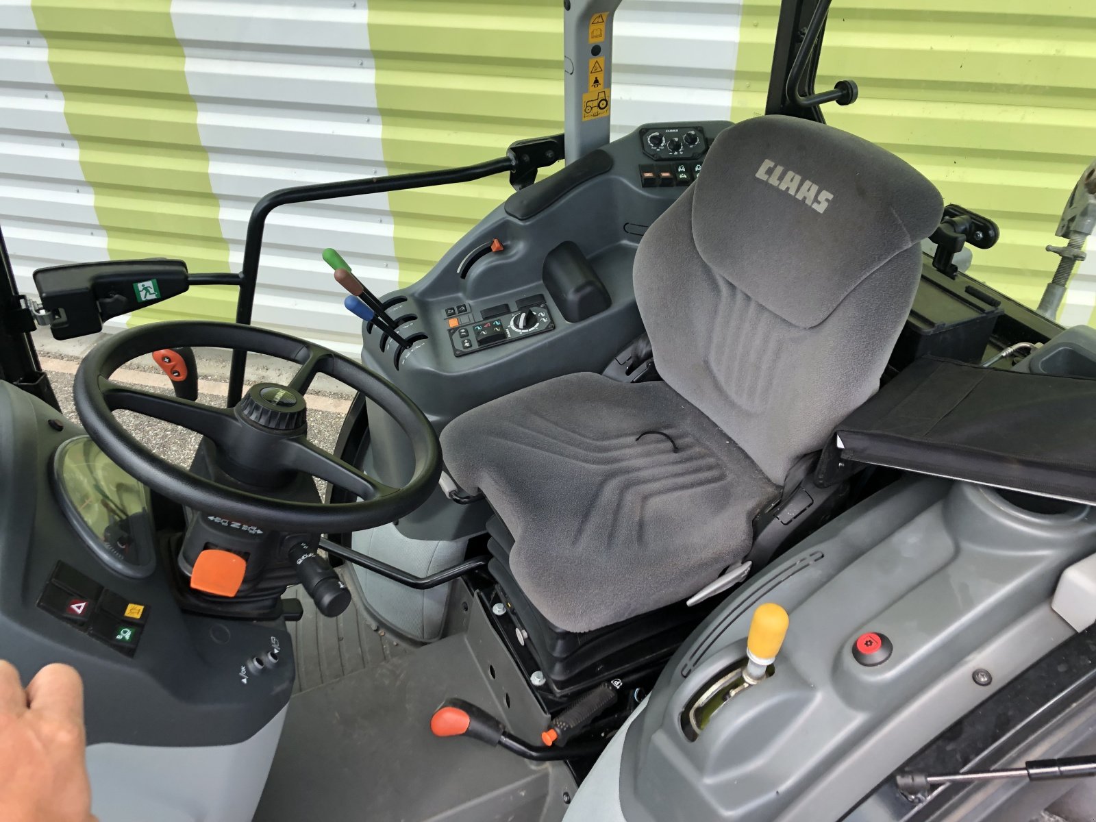 Traktor tipa CLAAS NEXOS 220 VL ISC**, Gebrauchtmaschine u ailias (Slika 7)