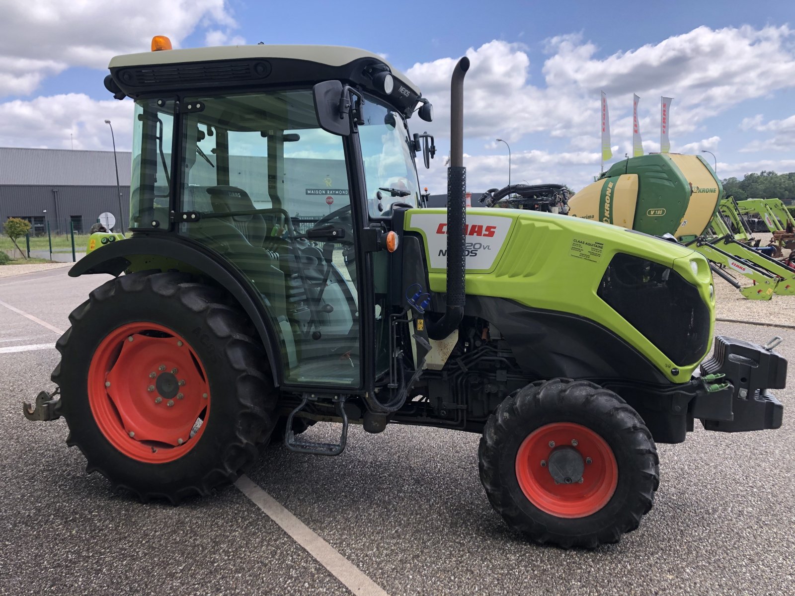 Traktor of the type CLAAS NEXOS 220 VL ISC**, Gebrauchtmaschine in ailias (Picture 4)