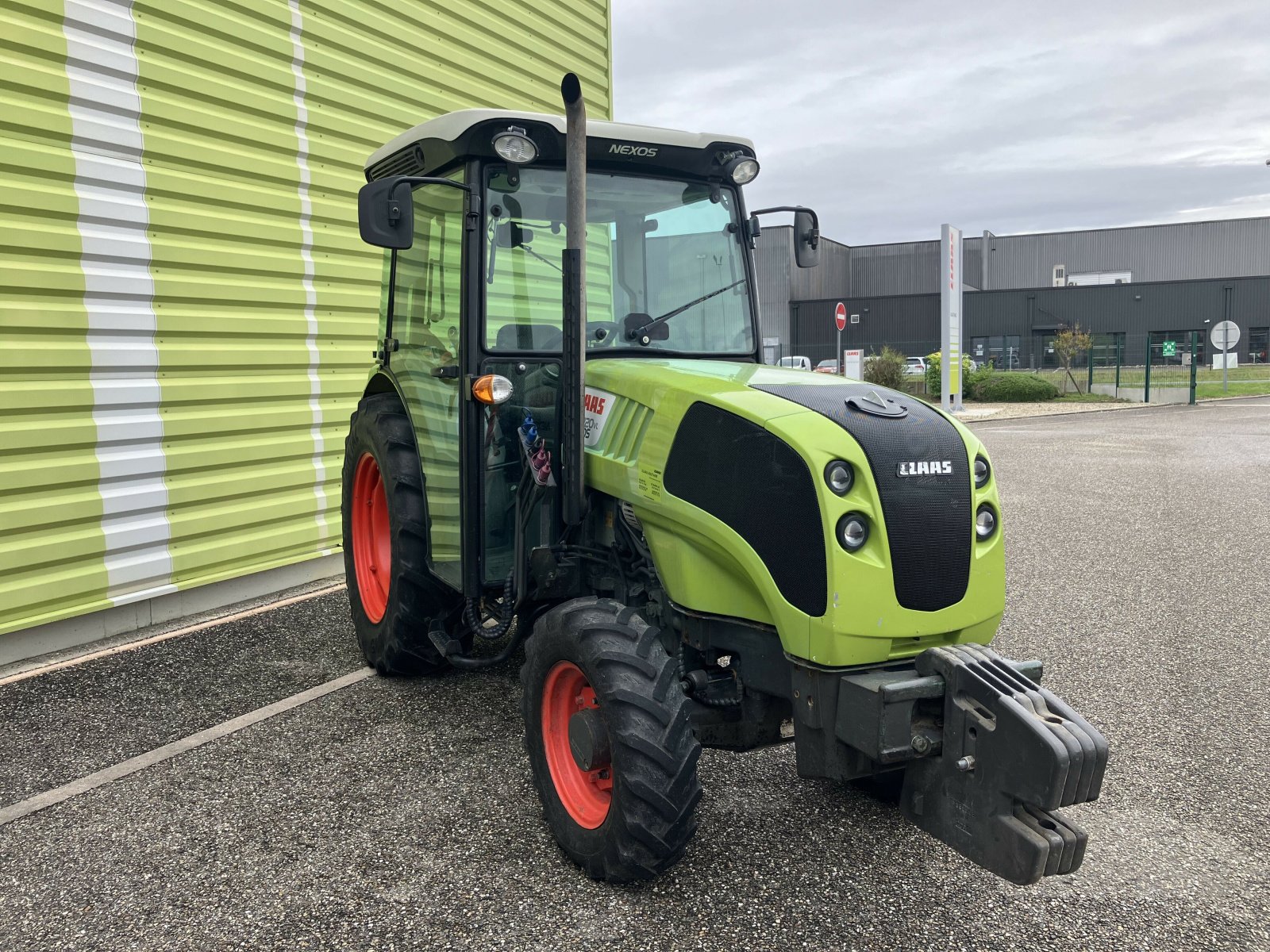 Traktor typu CLAAS NEXOS 220 VL ISC TWIN *, Gebrauchtmaschine v Saint-Magne-de-Castillon (Obrázok 8)