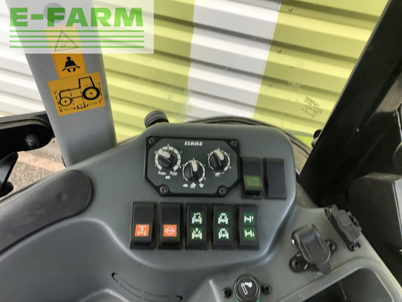 Traktor tip CLAAS nexos 220 vl isc** VL, Gebrauchtmaschine in AILLAS (33 - GIRONDE) (Poză 7)