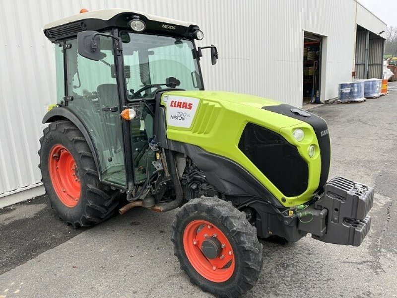 Traktor του τύπου CLAAS NEXOS 220 VL, Gebrauchtmaschine σε Charnay-lès-macon (Φωτογραφία 2)