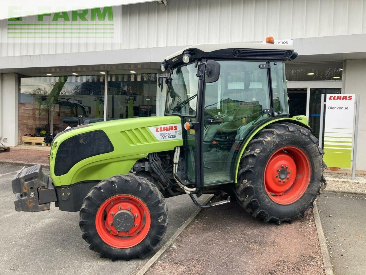 Traktor van het type CLAAS nexos 230 f 4rm F, Gebrauchtmaschine in ARNAGE (Foto 3)