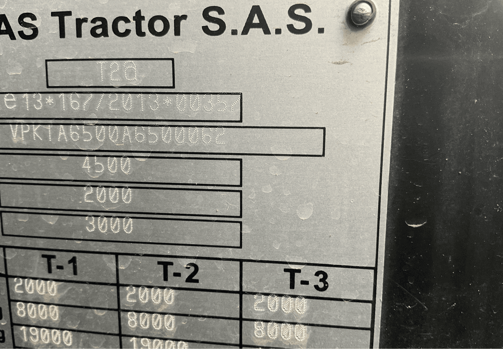 Traktor Türe ait CLAAS NEXOS 230 S, Gebrauchtmaschine içinde SAINT ANDIOL (resim 4)