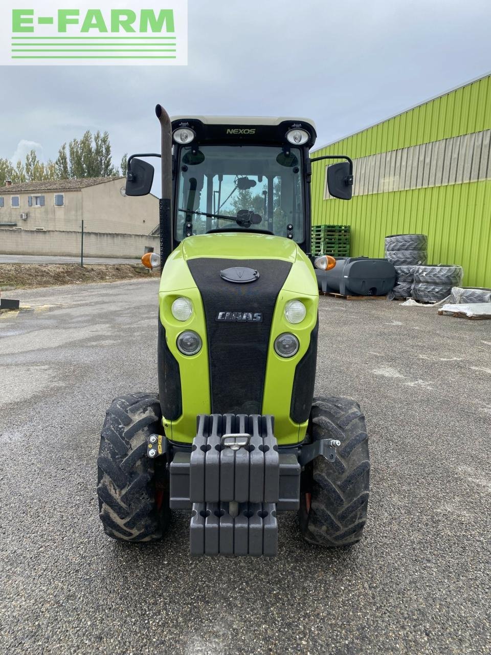 Traktor van het type CLAAS nexos 230 ve cabine 4rm t4i VE, Gebrauchtmaschine in ST ANDIOL (Foto 2)