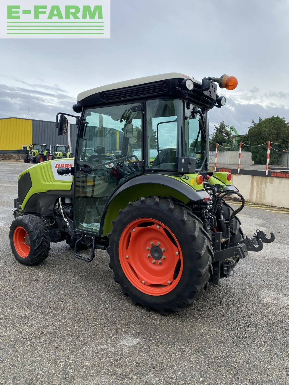 Traktor van het type CLAAS nexos 230 ve cabine 4rm t4i VE, Gebrauchtmaschine in ST ANDIOL (Foto 4)