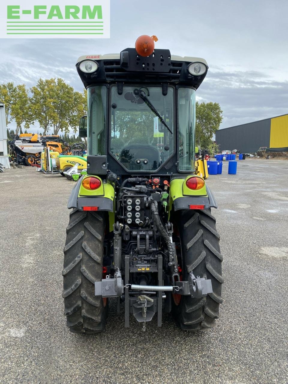 Traktor van het type CLAAS nexos 230 ve cabine 4rm t4i VE, Gebrauchtmaschine in ST ANDIOL (Foto 5)