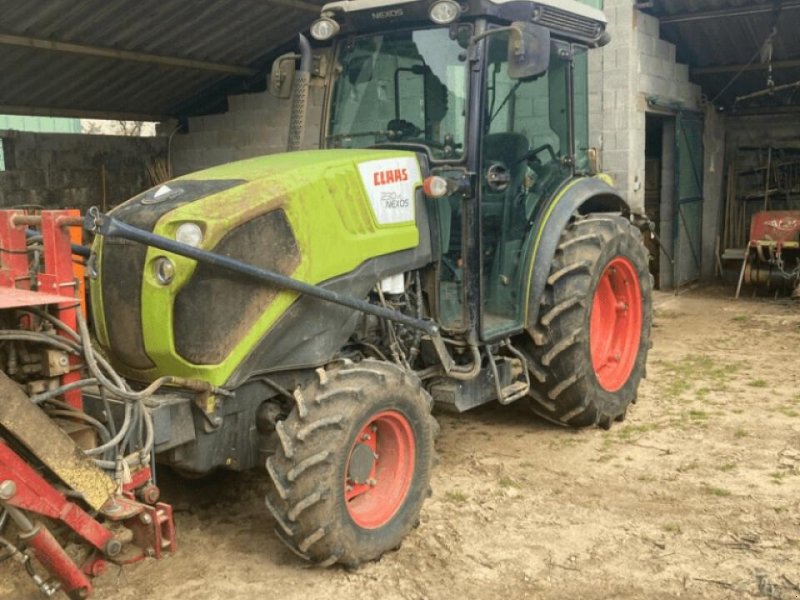 Traktor of the type CLAAS nexos 230 ve cabine 4rm t4i, Gebrauchtmaschine in ST ANDIOL (Picture 1)