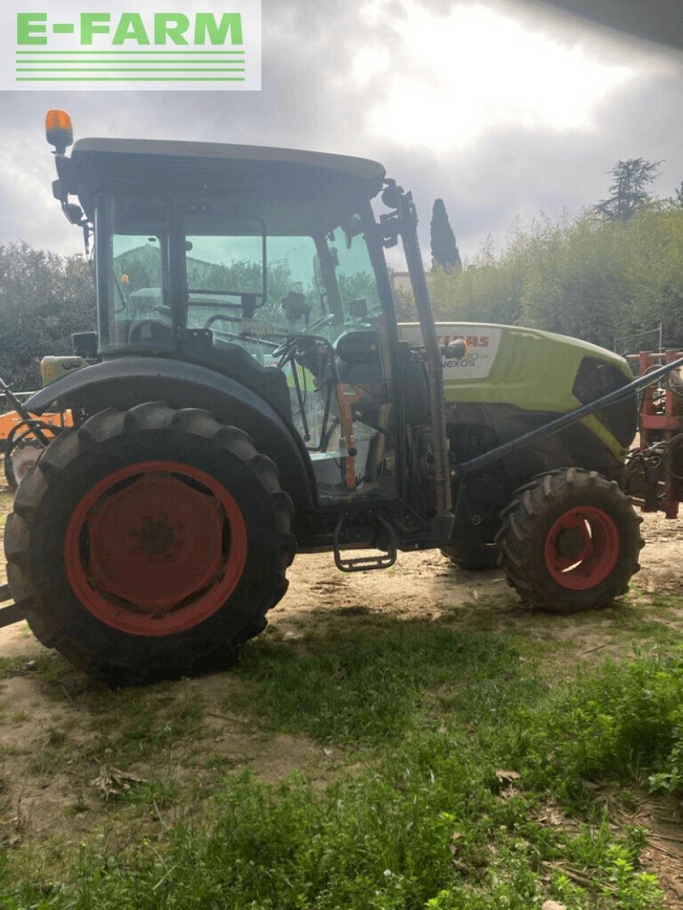 Traktor typu CLAAS nexos 230 ve cabine 4rm t4i, Gebrauchtmaschine w ST ANDIOL (Zdjęcie 9)