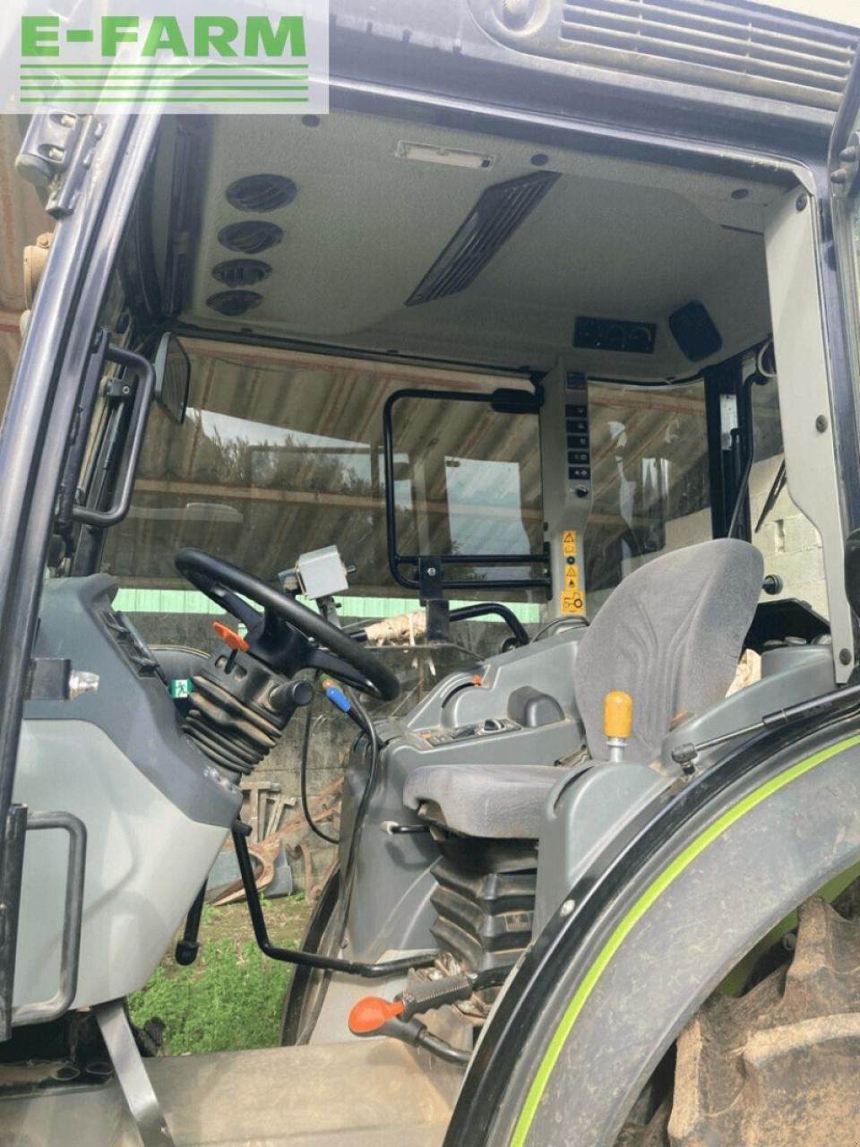 Traktor of the type CLAAS nexos 230 ve cabine 4rm t4i, Gebrauchtmaschine in ST ANDIOL (Picture 14)